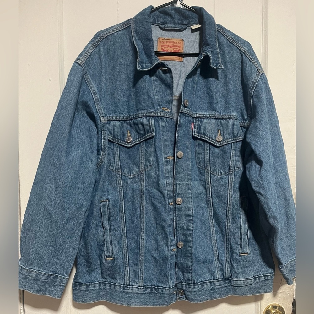 Levi's Medium Blue Denim Trucker Jacket